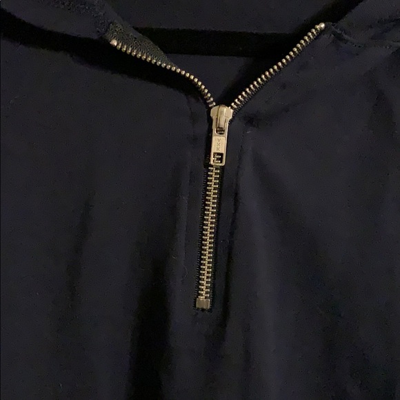 Short sleeve hoodie - Picture 2 of 4